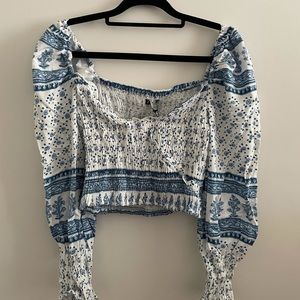 Blue and white ribbed crop top